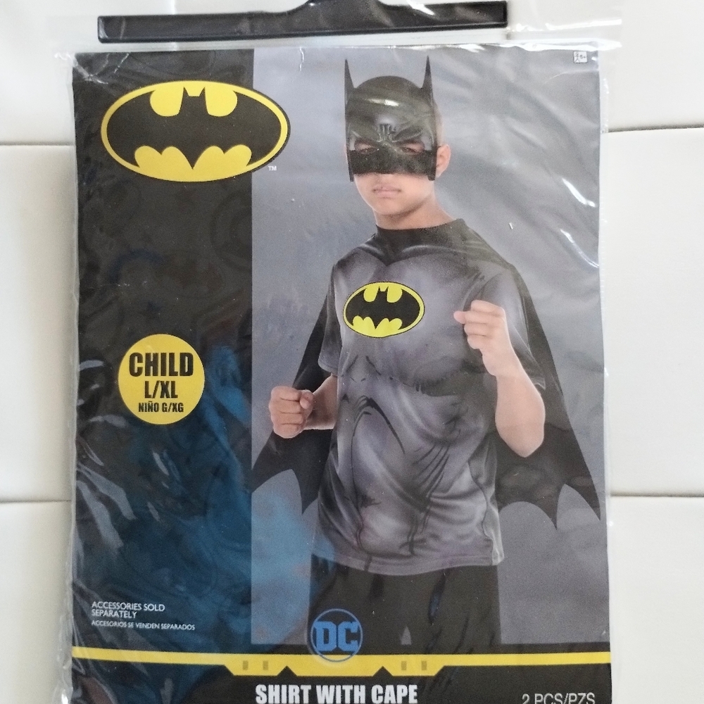 New DC Comics Batman Shirt with Cape Costume - Picture 1 of 3